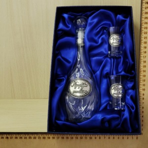 Italos, Pálinkás üveg szett fém címkével papír dobozban