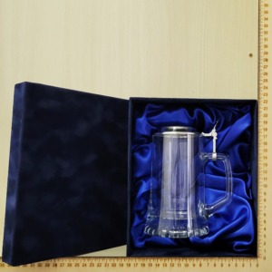 Fém fedeles üvegkorsó