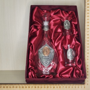 Italos, pálinkás szett fém címkével bársony dobozban