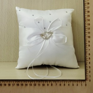 Gyűrűtartó párna